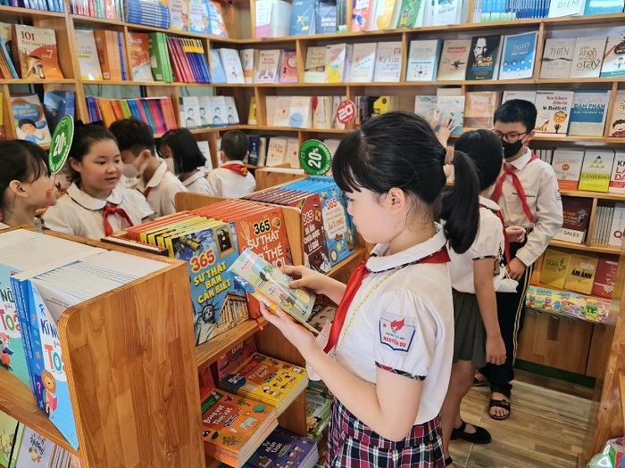 Du học anh - Hành trình khám phá tri thức và văn hóa