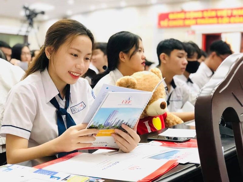 Xin học bổng toàn phần ngành tâm lý học - Hướng dẫn chi tiết cho sinh viên